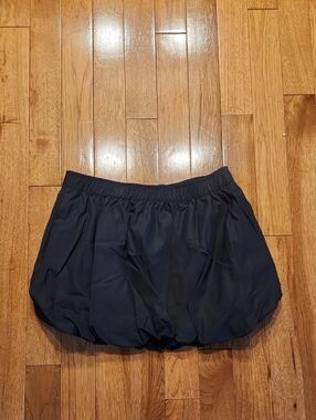 Women’s Black Bubble Mini Skirt - Elastic Waist Size Large